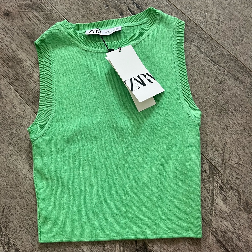 NWT Zara Basic Cropped Knit Top Color: Green Size: Small